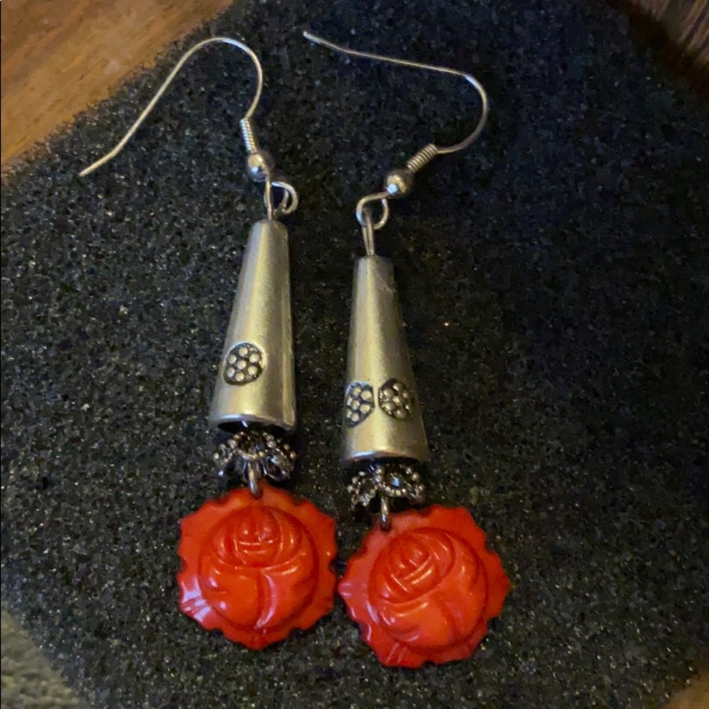 Red Roses Earrings - Picture 2 of 3